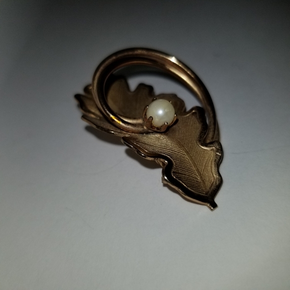 Vintage Broach - Picture 8 of 16